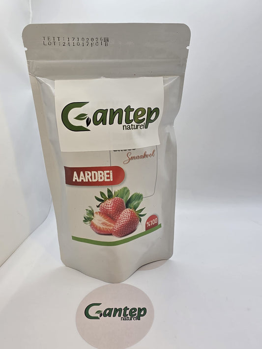 Gefriergetrocknete Erdbeeren von Antep Naturel in wiederverschließbarer Verpackung – Vorderseite mit Erdbeermotiv.